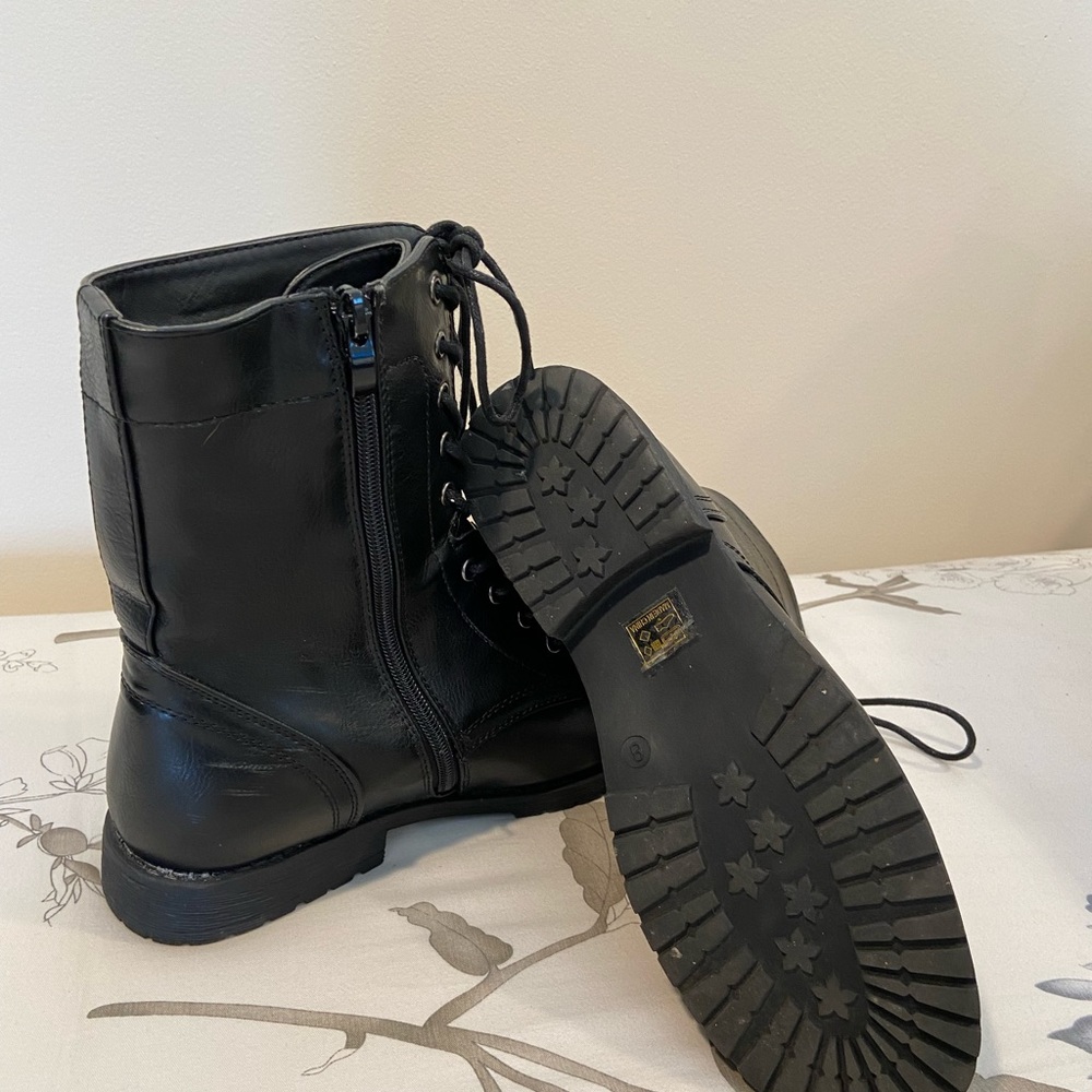 Vitalia lace up low black boots